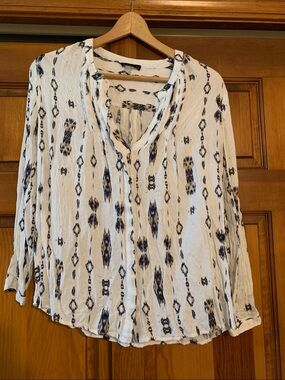 Renuar Women’s Cream Split-Neck Printed Blouse